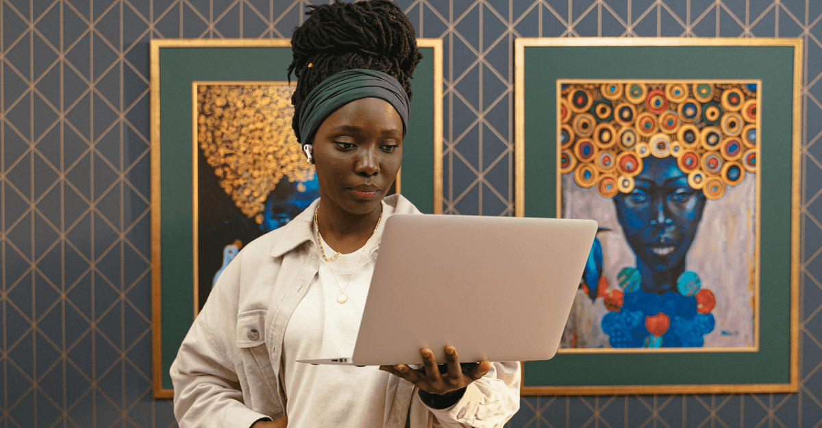 The New Hybrid Model: How Galleries Are Blending Fairs and Digital to Grow the Middle Market